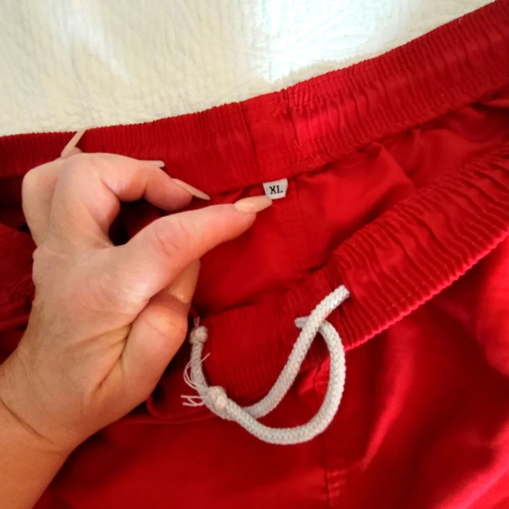 Women’s Red Shorts Size XL Used - Picture 4 of 9